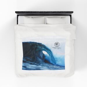 Ocean Wave Velveteen Plush Blanket - Cozy Home Decor for Beach Lovers